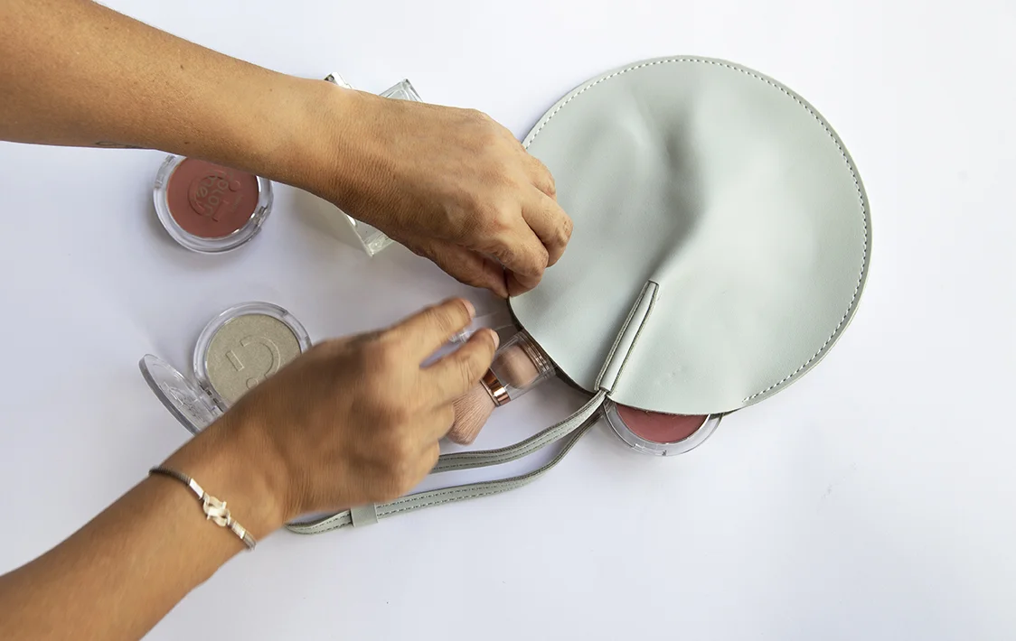 צילום מוצר מקצועי - תיק עור